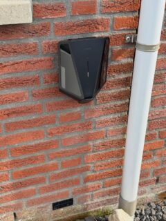 We hebben nu ook een paar keer een Easee laadpaal geïnstalleerd. Zijn te koop voor simpel thuis gebruik tot verrekening met backoffice. #laadpalen #loadbalancing